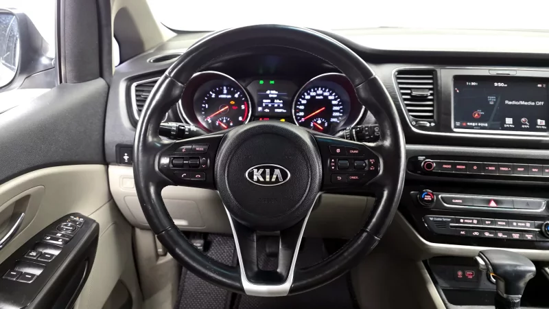 Kia Carnival