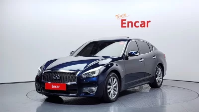 Infiniti Q70