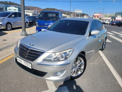 Hyundai Genesis
