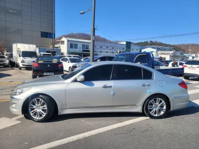 Hyundai Genesis
