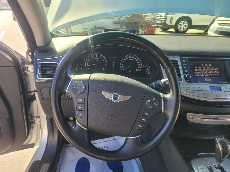 Hyundai Genesis