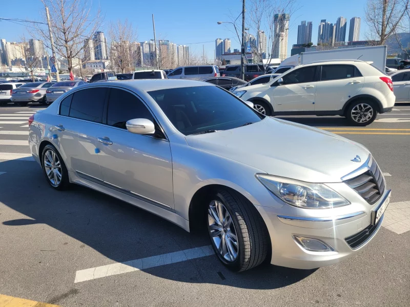Hyundai Genesis
