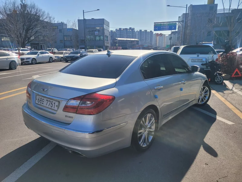 Hyundai Genesis