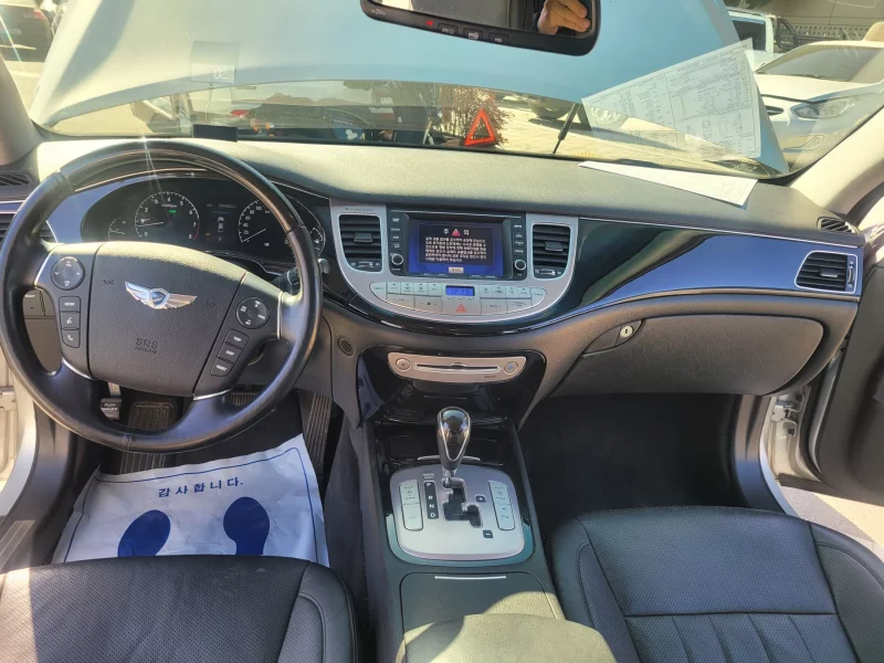 Hyundai Genesis