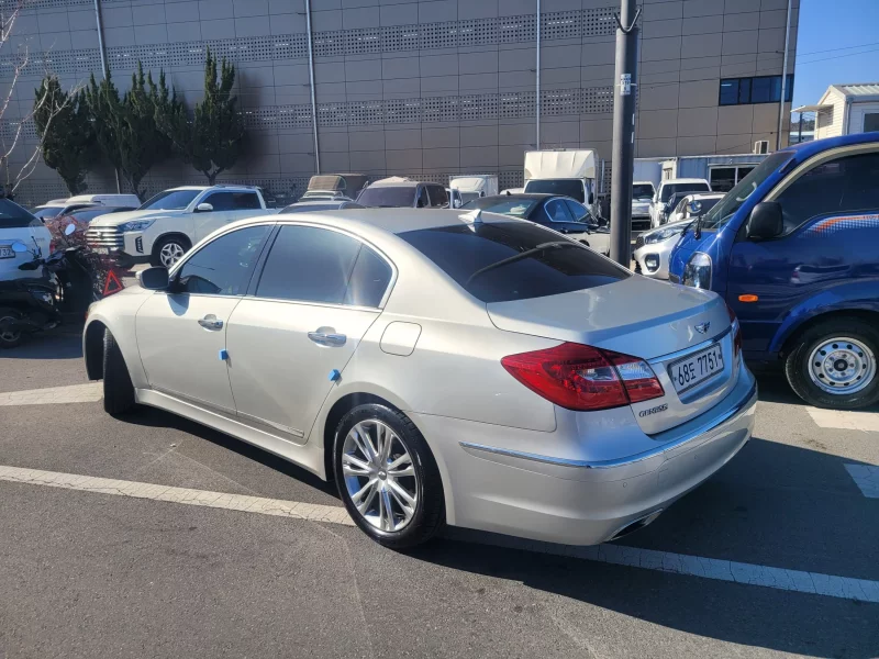 Hyundai Genesis