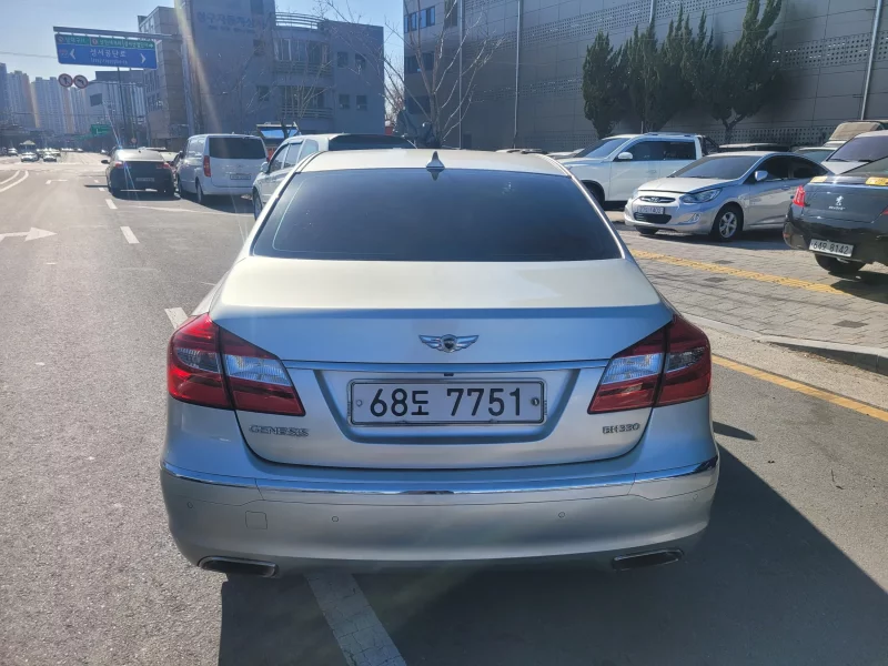 Hyundai Genesis