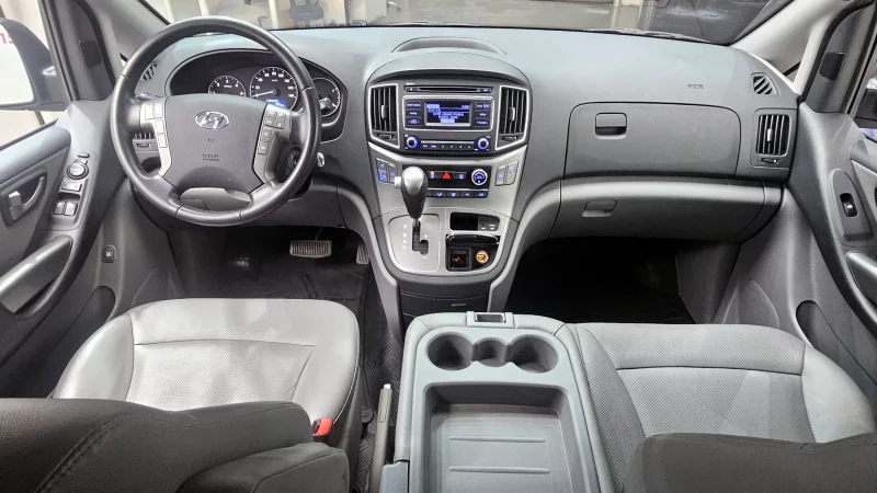 Hyundai Starex