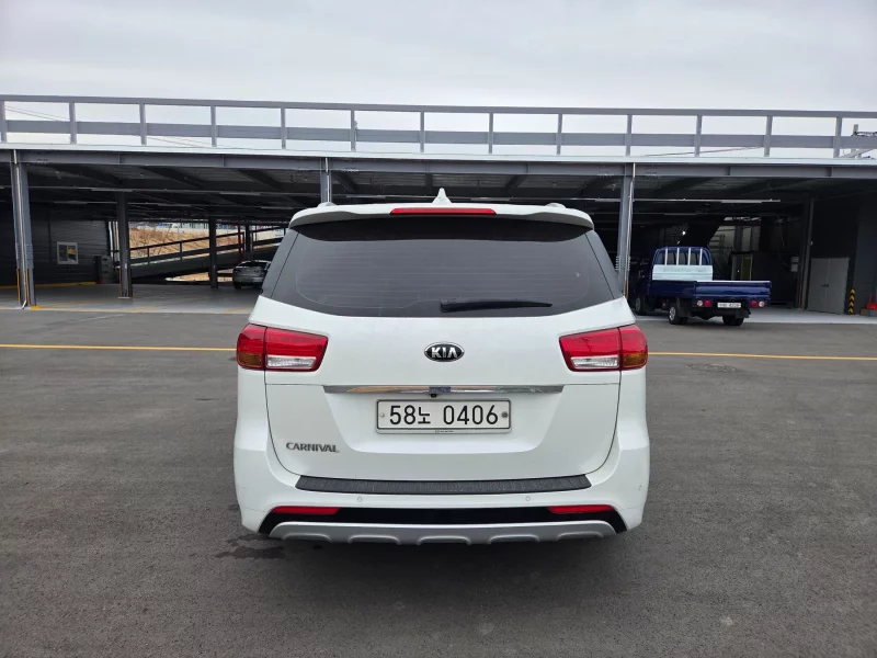 Kia Carnival