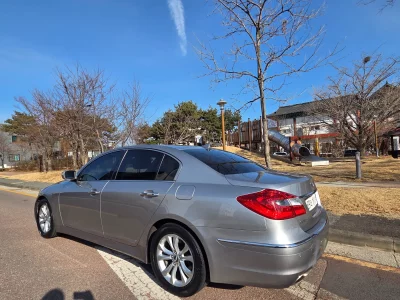 Hyundai Genesis