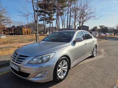 Hyundai Genesis