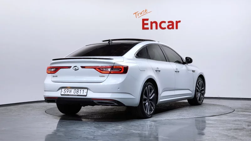 Renault SM6