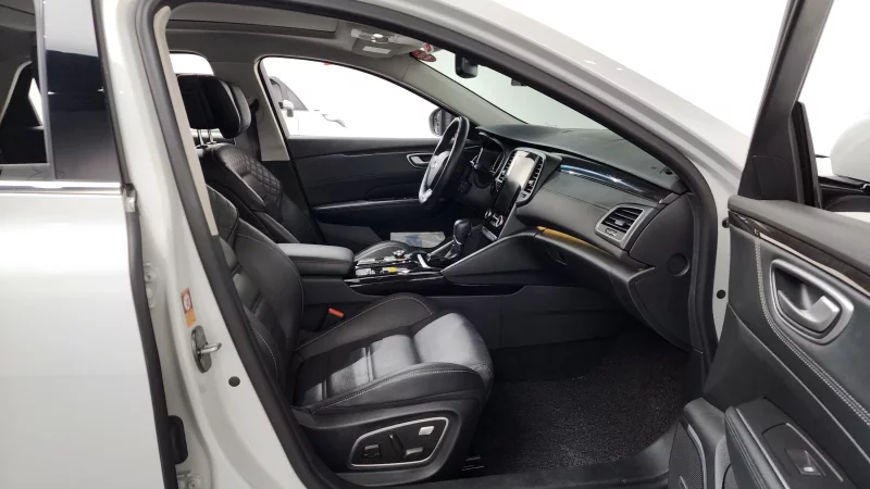 Renault SM6