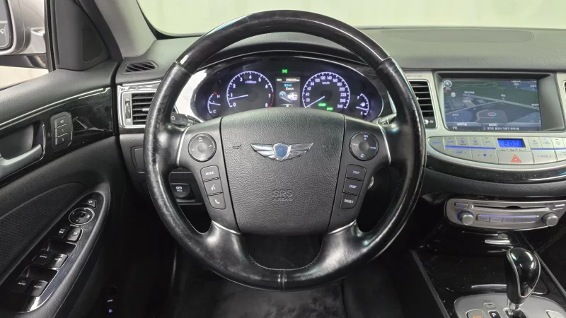 Hyundai Genesis