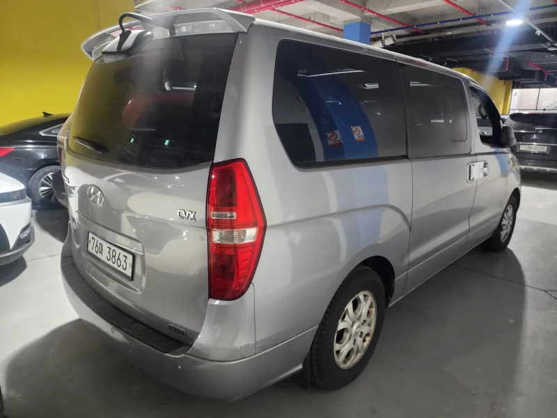Hyundai Starex
