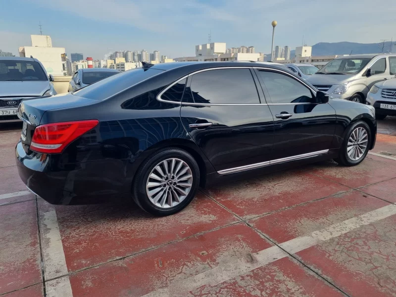 Hyundai Equus