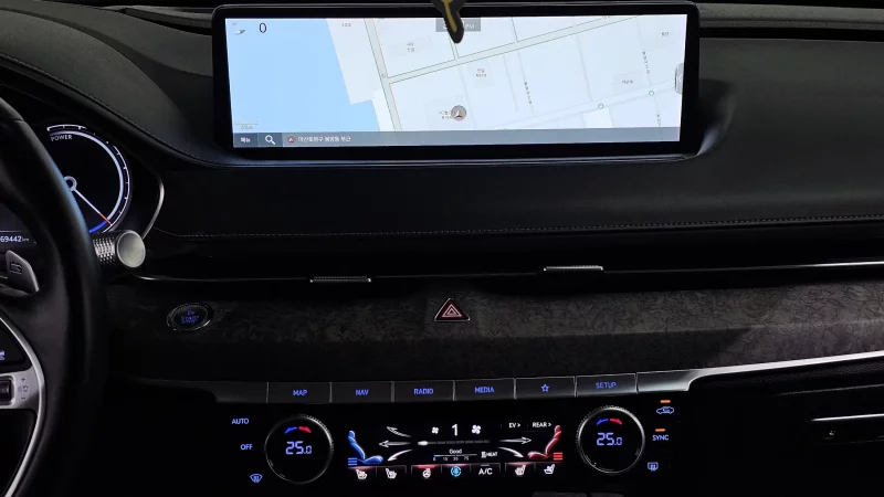 Genesis Electrified G80