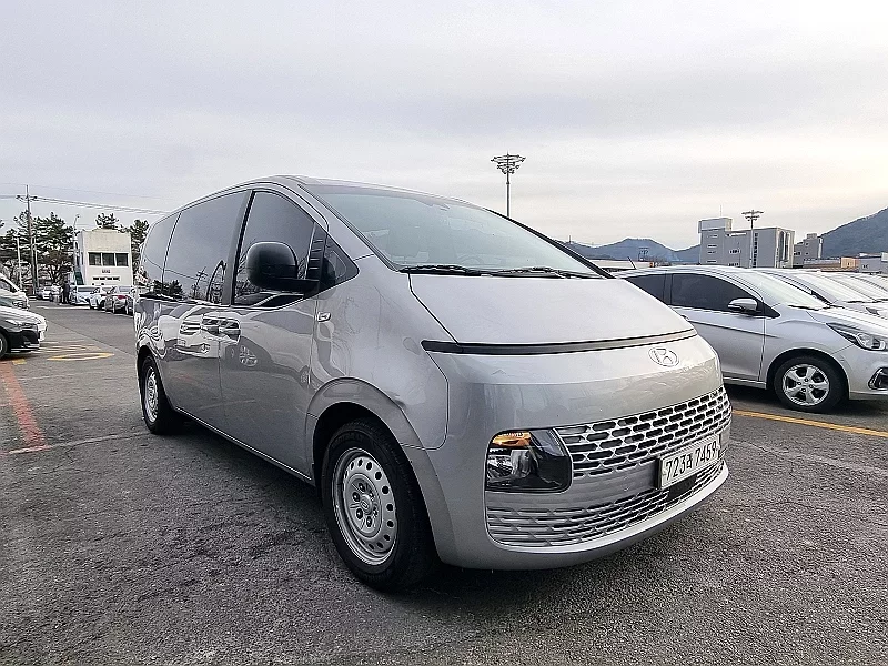 Hyundai Staria