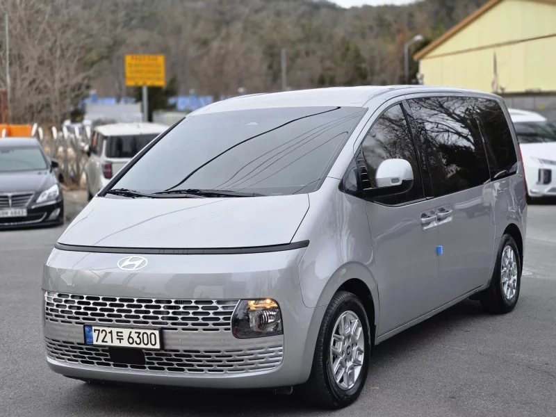 Hyundai Staria