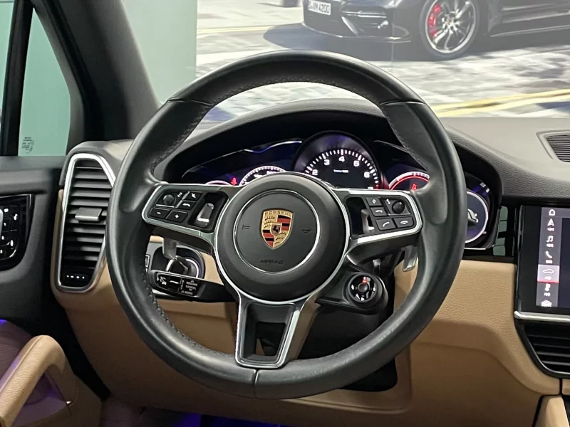 Porsche CAYENNE