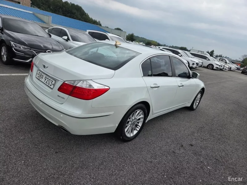Hyundai Genesis