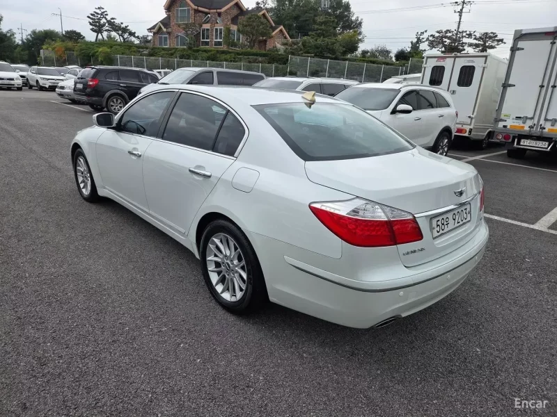 Hyundai Genesis