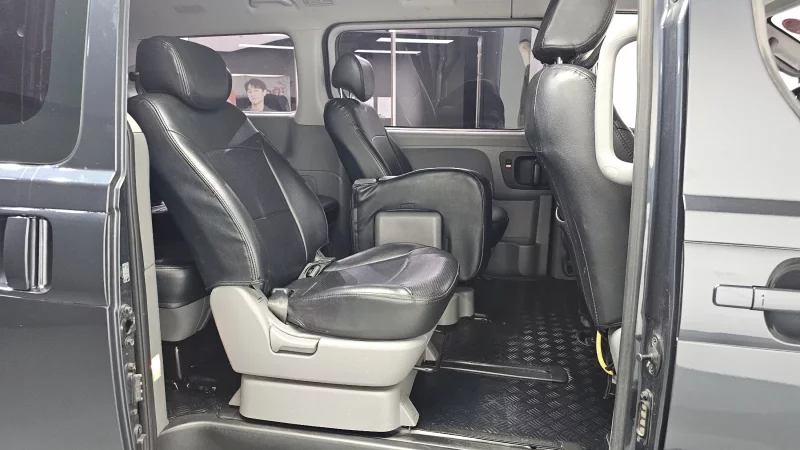 Hyundai Starex
