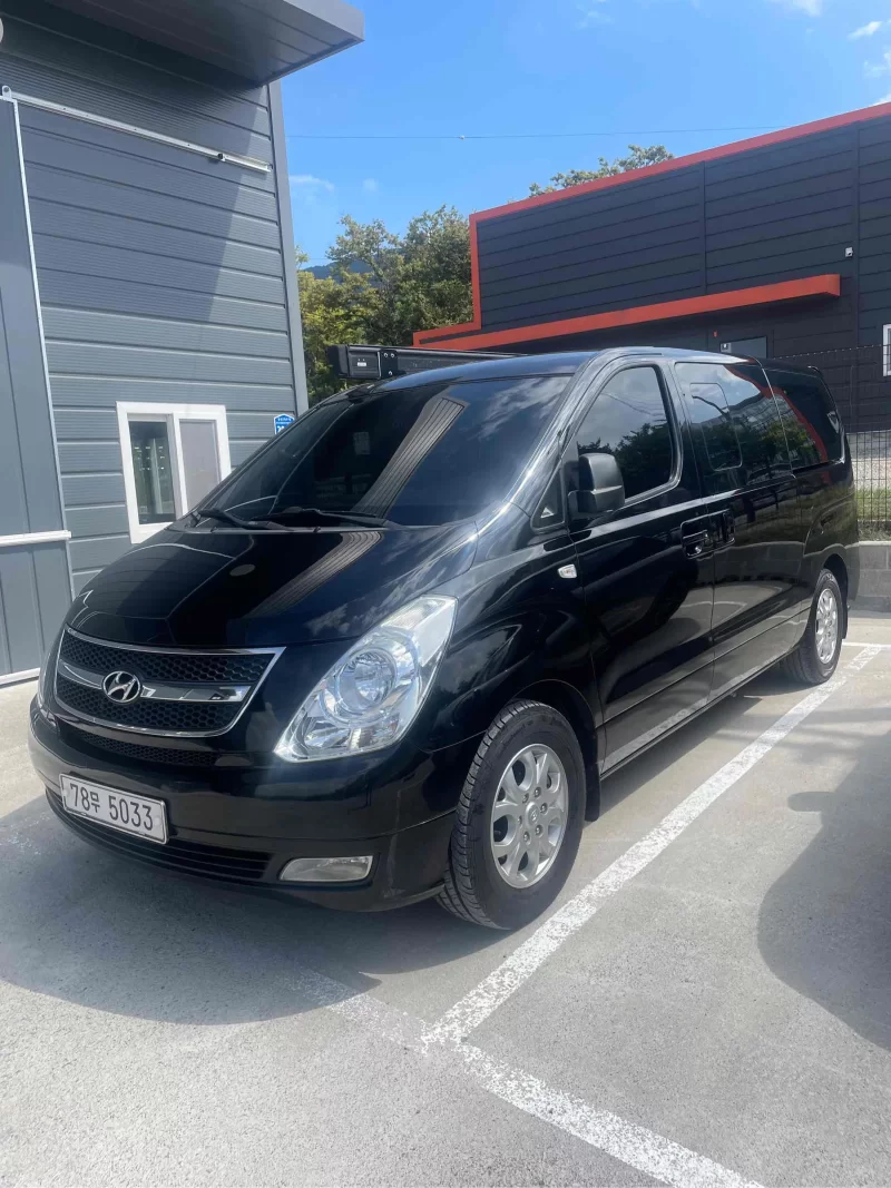 Hyundai Starex