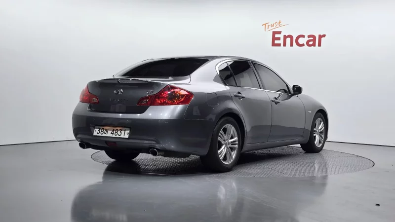 Infiniti G37