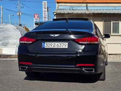 Hyundai Genesis
