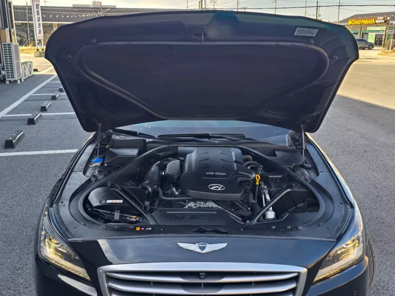 Hyundai Genesis
