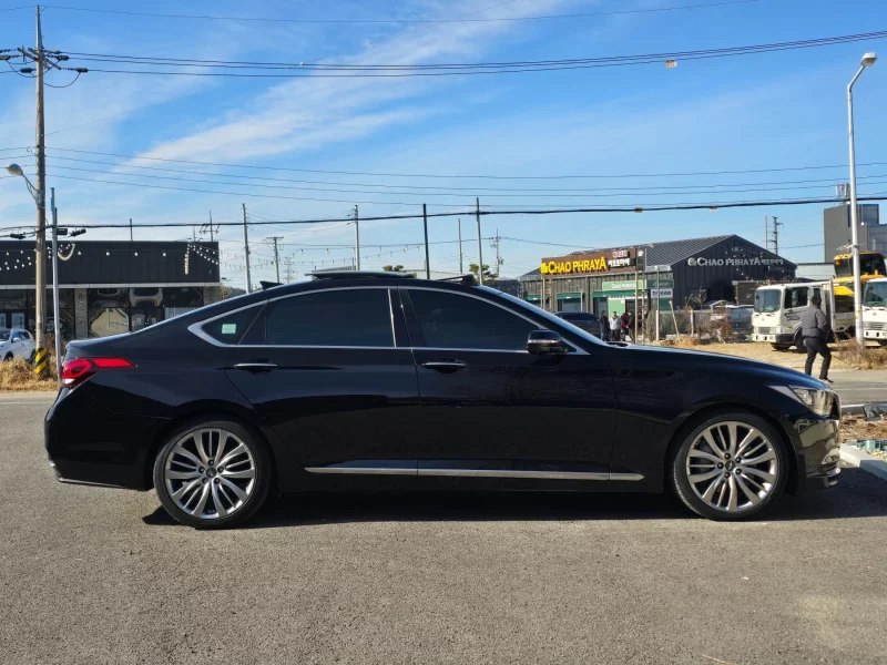 Hyundai Genesis