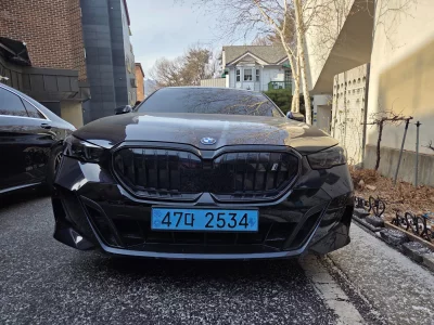 BMW i5