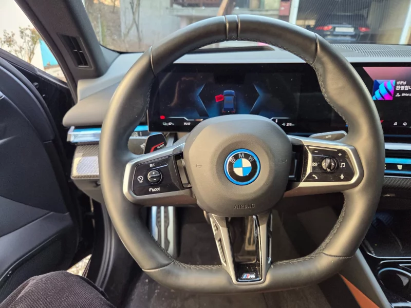 BMW i5