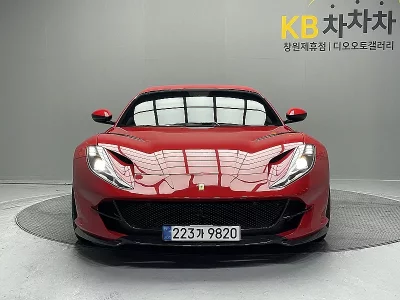 Ferrari 812