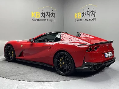 Ferrari 812