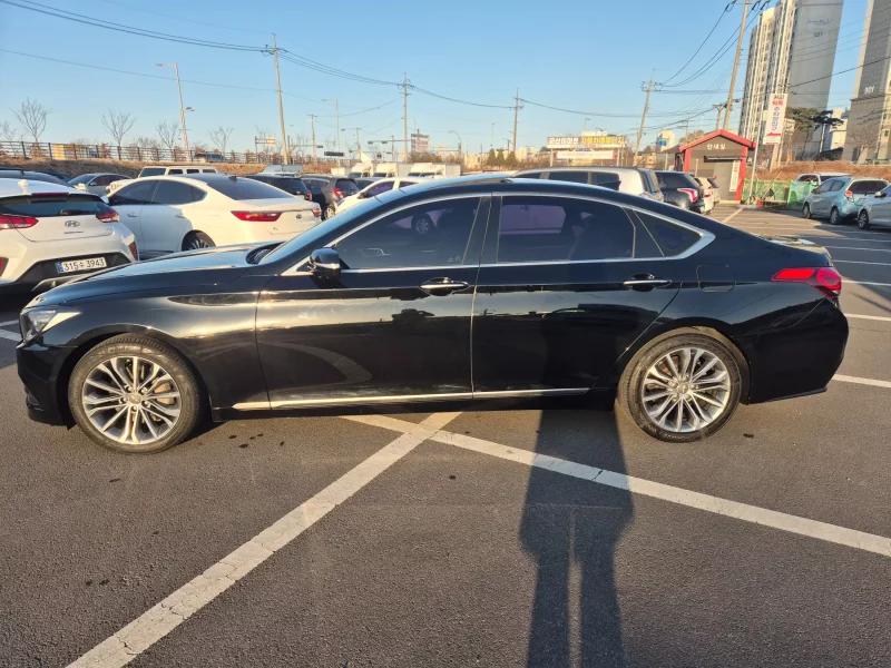 Hyundai Genesis