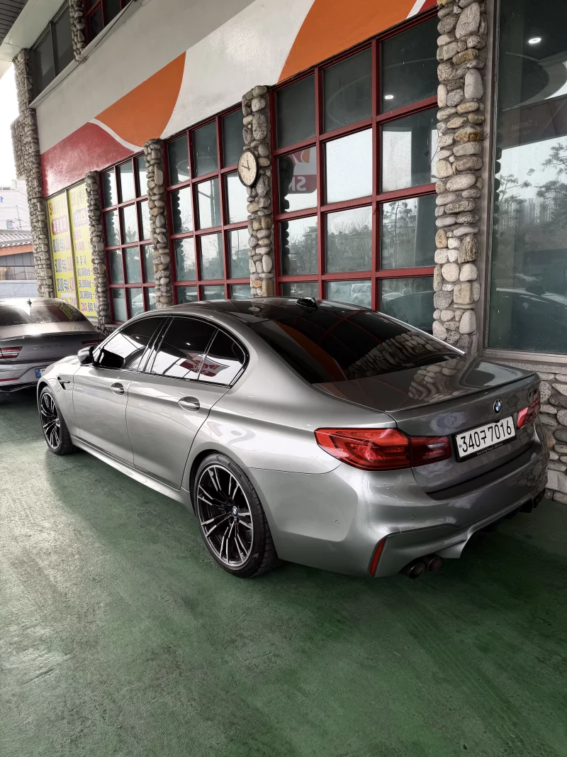 BMW M5