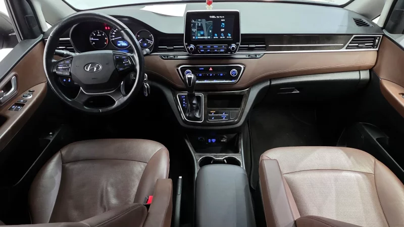 Hyundai Starex