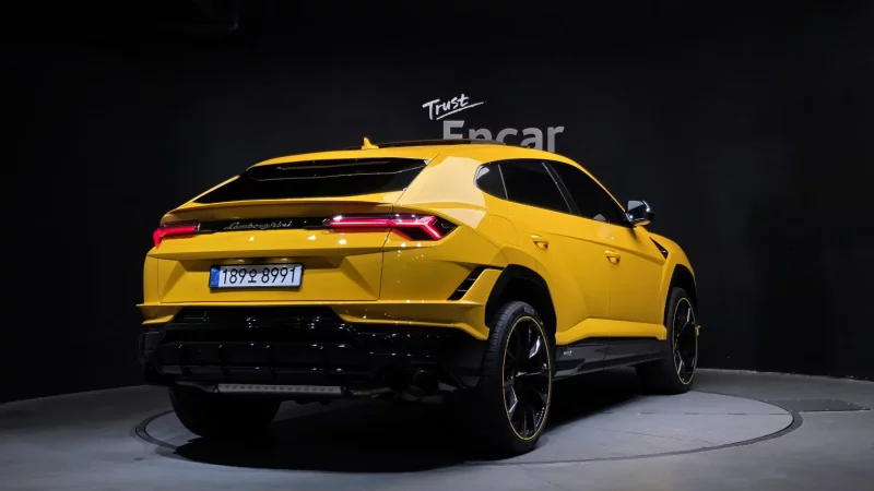 Lamborghini URUS