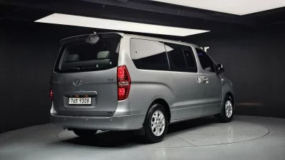 Hyundai Starex