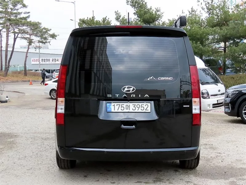 Hyundai Staria