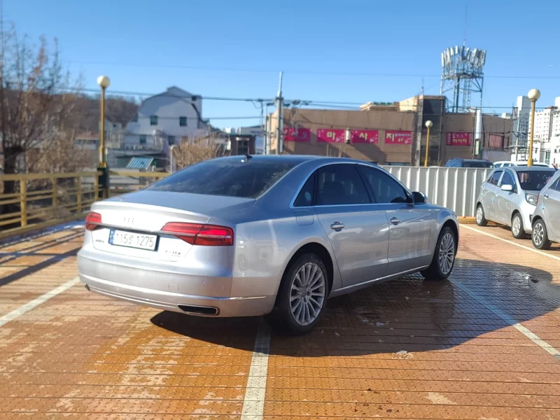 Audi A8