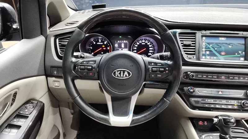 Kia Carnival
