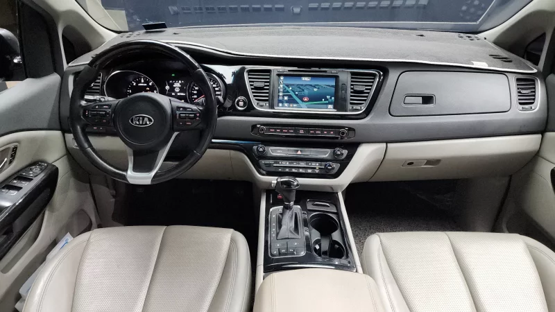 Kia Carnival