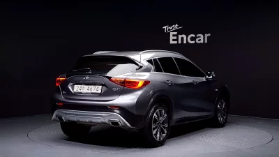 Infiniti QX30