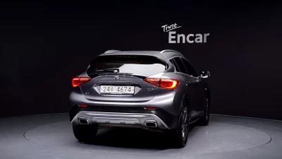 Infiniti QX30