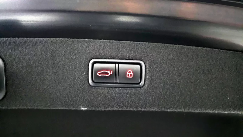 Genesis EQ900