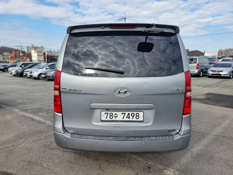 Hyundai Starex
