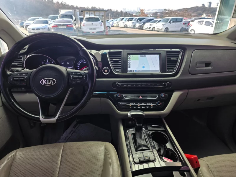 Kia Carnival