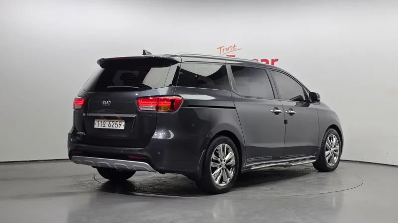 Kia Carnival
